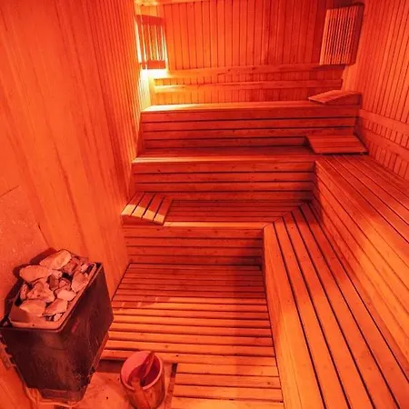 Comet De Luxe Hotel 4*